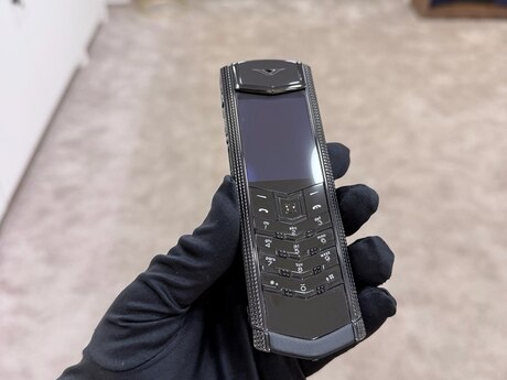 Vertu Signature S Design Clous de Paris PVD Black 4GB