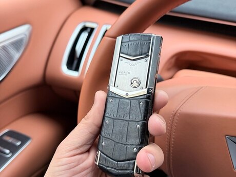 Vertu Signature S Design Pure Silver 4GB