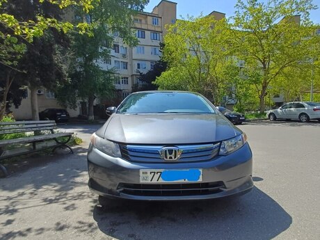 Honda Civic, 2011 il