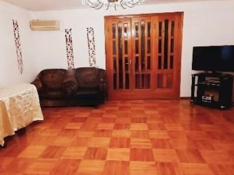 3-otaqlı mənzil kirayə verilir, Gənclik m., 100 m²