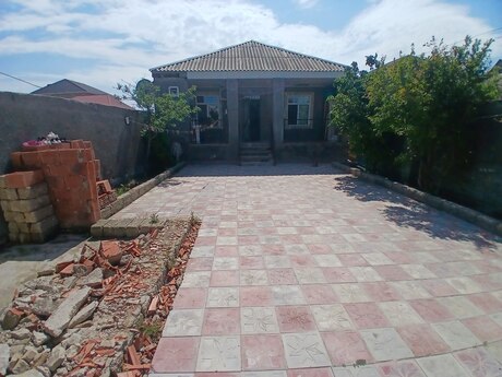 Həyət evi, Binə qəs.
