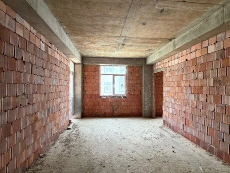 Qurtuluş 93 kompleksində 3 otaqlı yeni tikili mənzil satılır, 83 m², 85 000 AZN, şəkil 2 / 7