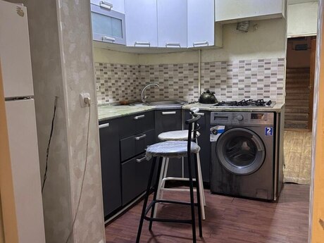 7-ci mikrorayonda 3 otaqlı köhnə tikili mənzil satılır, 70 m², 112 000 AZN, şəkil 4 / 9