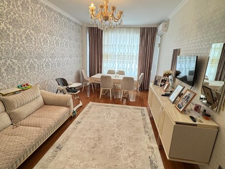 2-otaqlı yeni tikili, 6-cı mkr. qəs., 69 m² 2-otaqlı yeni tikili, 6-cı mkr. qəs., 69 m²