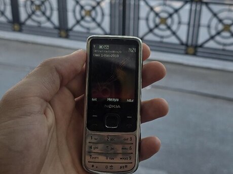 Nokia 6700 Silver Metallic Nokia 6700 Silver Metallic
