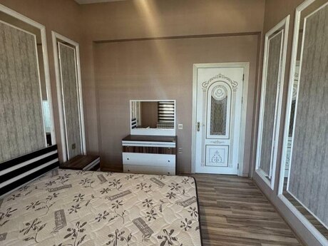 Qurtuluş 93 kompleksində 4 otaqlı yeni tikili mənzil satılır, 100 m², 85 000 AZN, şəkil 5 / 12