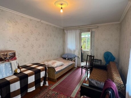 Əmircanda 1 otaqlı köhnə tikili mənzil satılır, 40 m², 79 000 AZN, şəkil 2 / 12