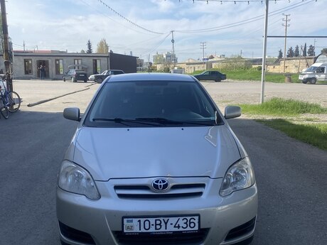 Toyota Corolla, 2004 il