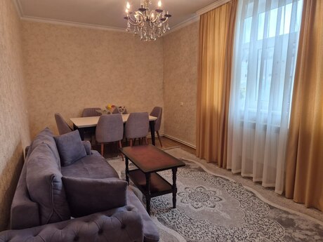 2-otaqlı mənzil, 9-cu mkr. qəs., 60 m² 2-otaqlı mənzil, 9-cu mkr. qəs., 60 m²
