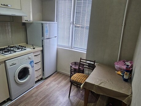8 Noyabrda 2 otaqlı köhnə tikili mənzil satılır, 50 m², 170 000 AZN, şəkil 4 / 12