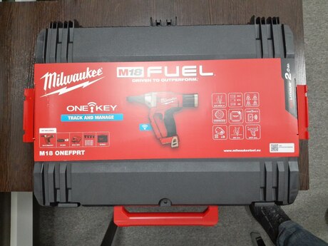 Milwaukee M18 FUEL ONEFPRT pərçim tapançası 