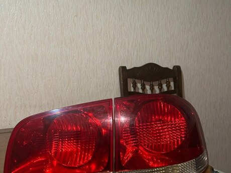 Volkswagen Touareg arxa fara dəsti