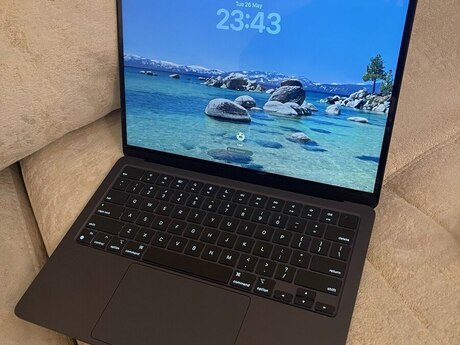 Apple MacBook Air M2 Apple MacBook Air M2