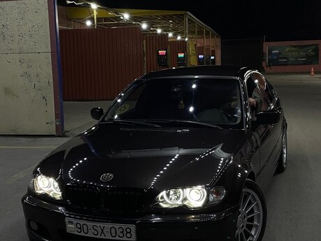 BMW 323, 2000 il