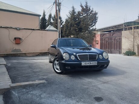 Mercedes E 320, 2000 il