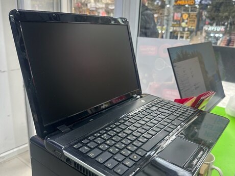 Noutbuk Fujitsu-Siemens