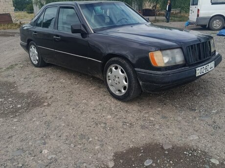 Mercedes 250 D, 1990 il
