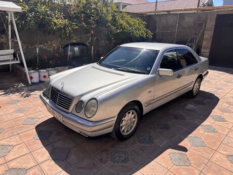 Mercedes E 200, 1997 il
