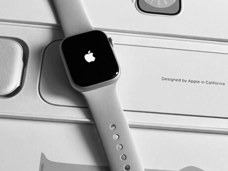 Apple Watch Series 8 Aluminum Starlight 45mm