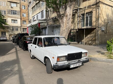 LADA (VAZ) 2107, 1990 il