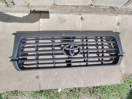 Land Cruiser 80 radiator barmaqlığı Land Cruiser 80 radiator barmaqlığı