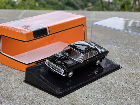 Volga GAZ 24 IXO 1/43 modeli