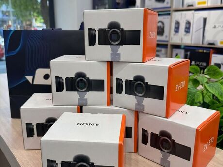 Fotoaparat Sony ZV-E10 kit 16-50 mm Fotoaparat Sony ZV-E10 kit 16-50 mm