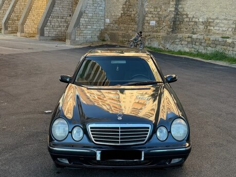Mercedes E 270, 2000 il