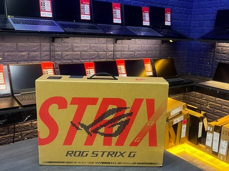 Asus Rog Strix Ultra 9 275HX Ram32 ssd 2tb rtx5070