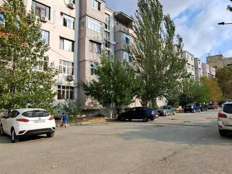 3-otaqlı mənzil, 8-ci mkr., 70 m²