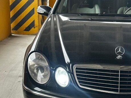 Mercedes E 320, 2002 il