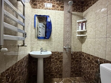 Qurtuluş 93 kompleksində 3 otaqlı yeni tikili mənzil satılır, 56 m², 78 000 AZN, şəkil 5 / 7