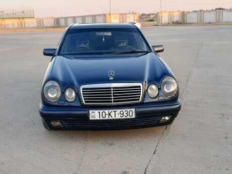 Mercedes E 230, 1996 il Mercedes E 230, 1996 il