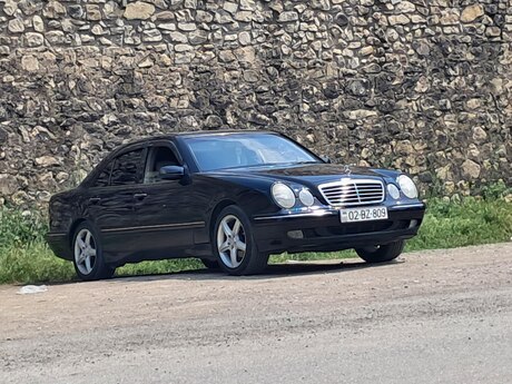 Mercedes E 320, 2002 il