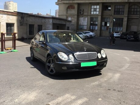 Mercedes E 200, 2003 il