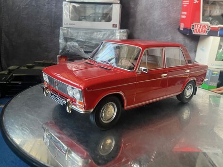 Коллекционная модель VAZ-2103  Lada-1500 Red 1972 