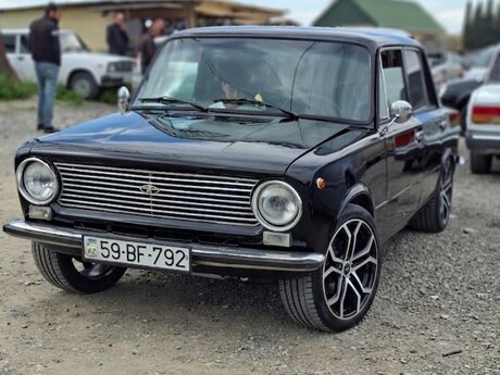LADA (VAZ) 21011, 1982 il