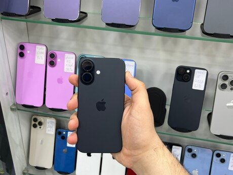 Apple iPhone 16 Black 128GB/8GB