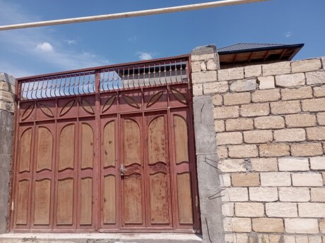 4 otaqlı ev, 200 m², Qobu, 85 000 AZN