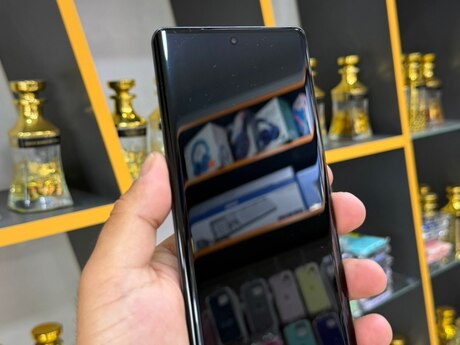 Vivo V40 