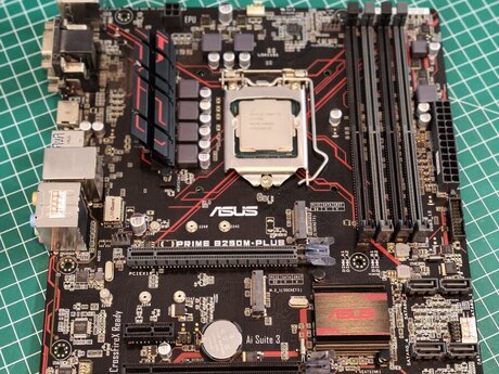 Intel i7-7700 + ASUS Prime B250M-Plus + 32GB DDR4 Intel i7-7700 + ASUS Prime B250M-Plus + 32GB DDR4