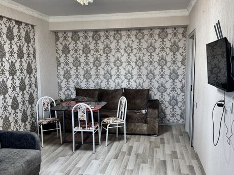 2-otaqlı yeni tikili kirayə verilir, Bakıxanov qəs., 70 m² 2-otaqlı yeni tikili kirayə verilir, Bakıxanov qəs., 70 m²