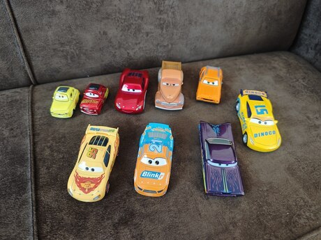 Oyuncaq nəqliyyatı Cars