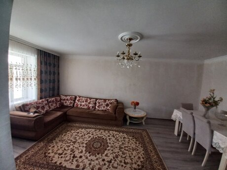 Həyət evi, Qara Qarayev m.