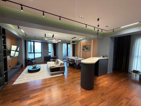 4-otaqlı yeni tikili, Bayıl qəs., 163 m² 4-otaqlı yeni tikili, Bayıl qəs., 163 m²