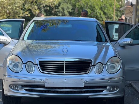 Mercedes E 270, 2003 il
