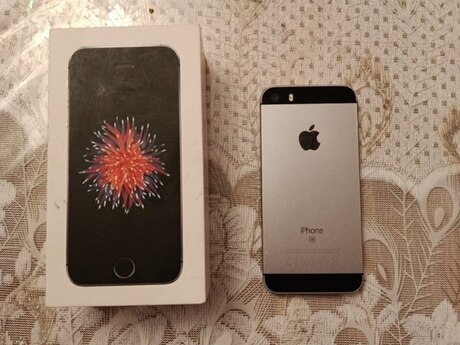 Apple iPhone SE Silver 32GB