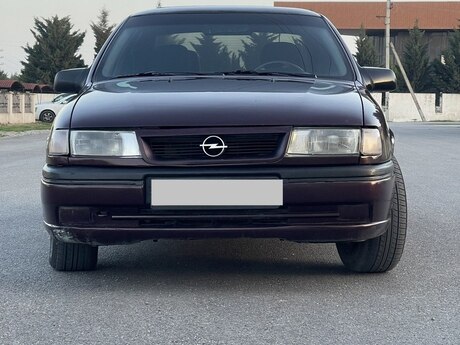 Opel Vectra, 1995 il Opel Vectra, 1995 il