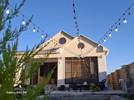 Bağ evi kirayə verilir, Oğuz r.