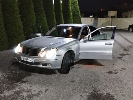 Mercedes E 270, 2002 il